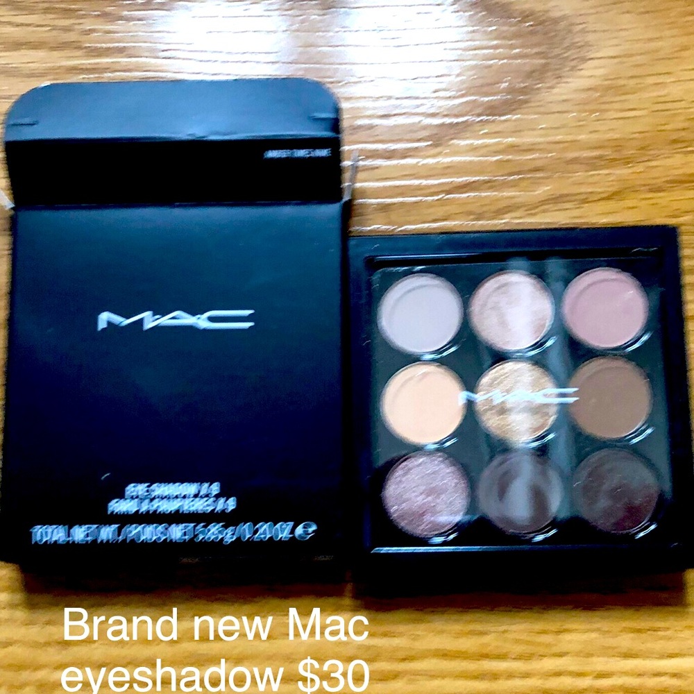 Mac Cosmetics eyeshadow palette